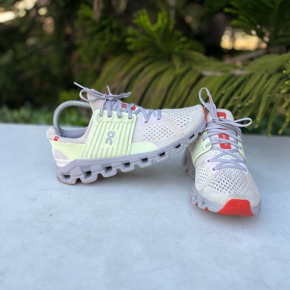 On Cloud Running Shoes Womens Size: 8.5 - Picture 1 of 7